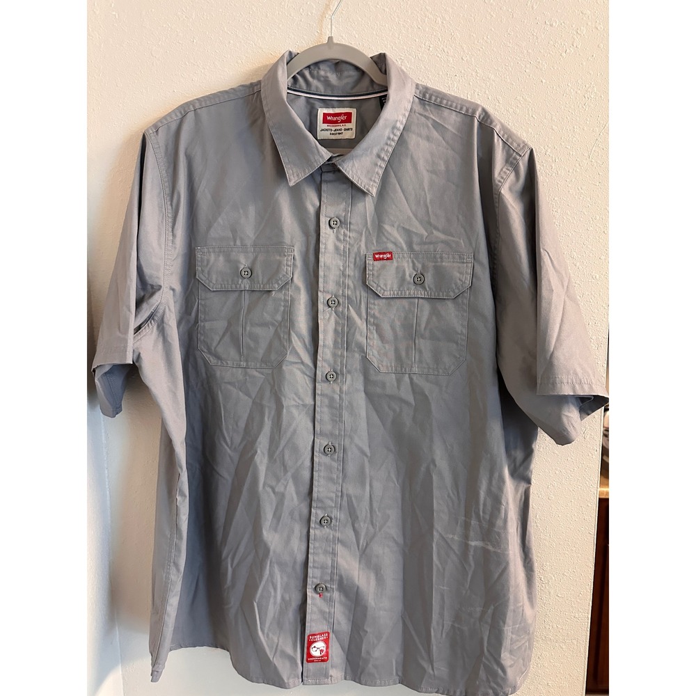 Wrangler Mens Relaxed Stretch Short Sleeve Shirt Gray Sunglass Cleaner XL NWOT